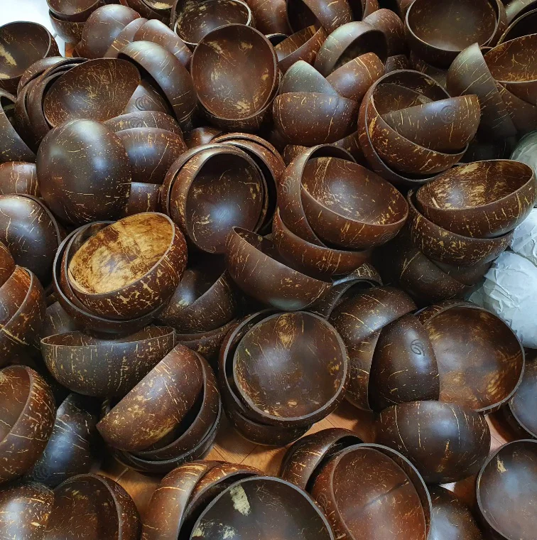 High Quality Unique Handcraft Engraved Bamboo Coconut Bowls Wholesale Coconut Shell Bowl