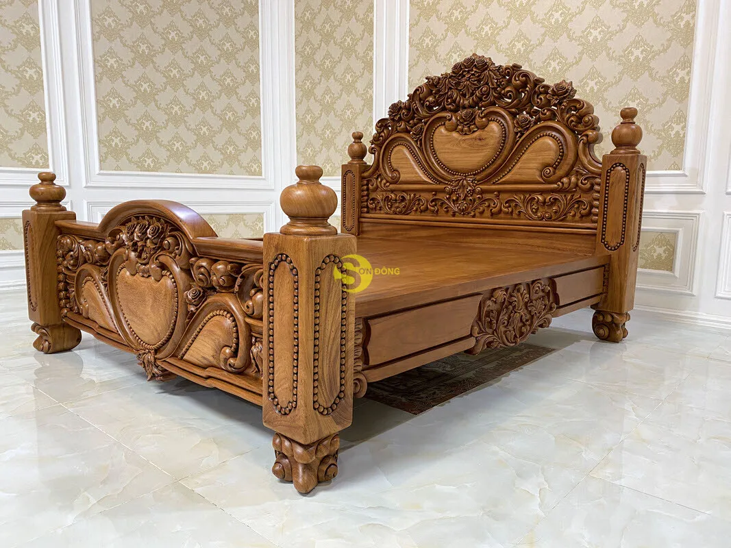 
Classic Rose Royal Bed 