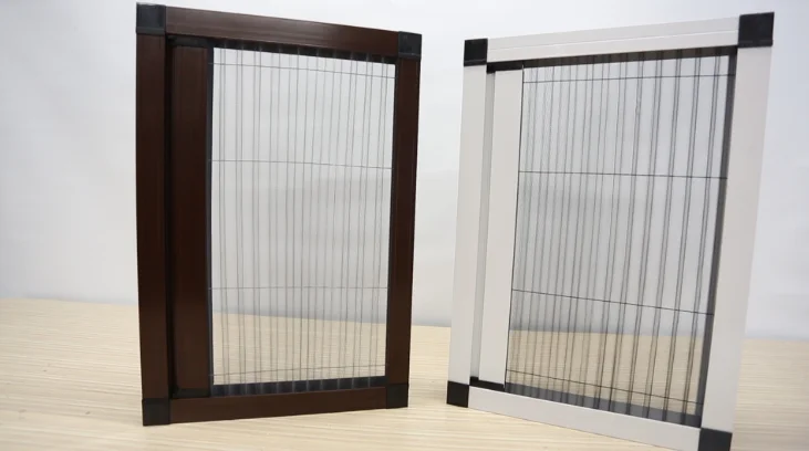 Алюминиевое раздвижное окно с защитной рамкой