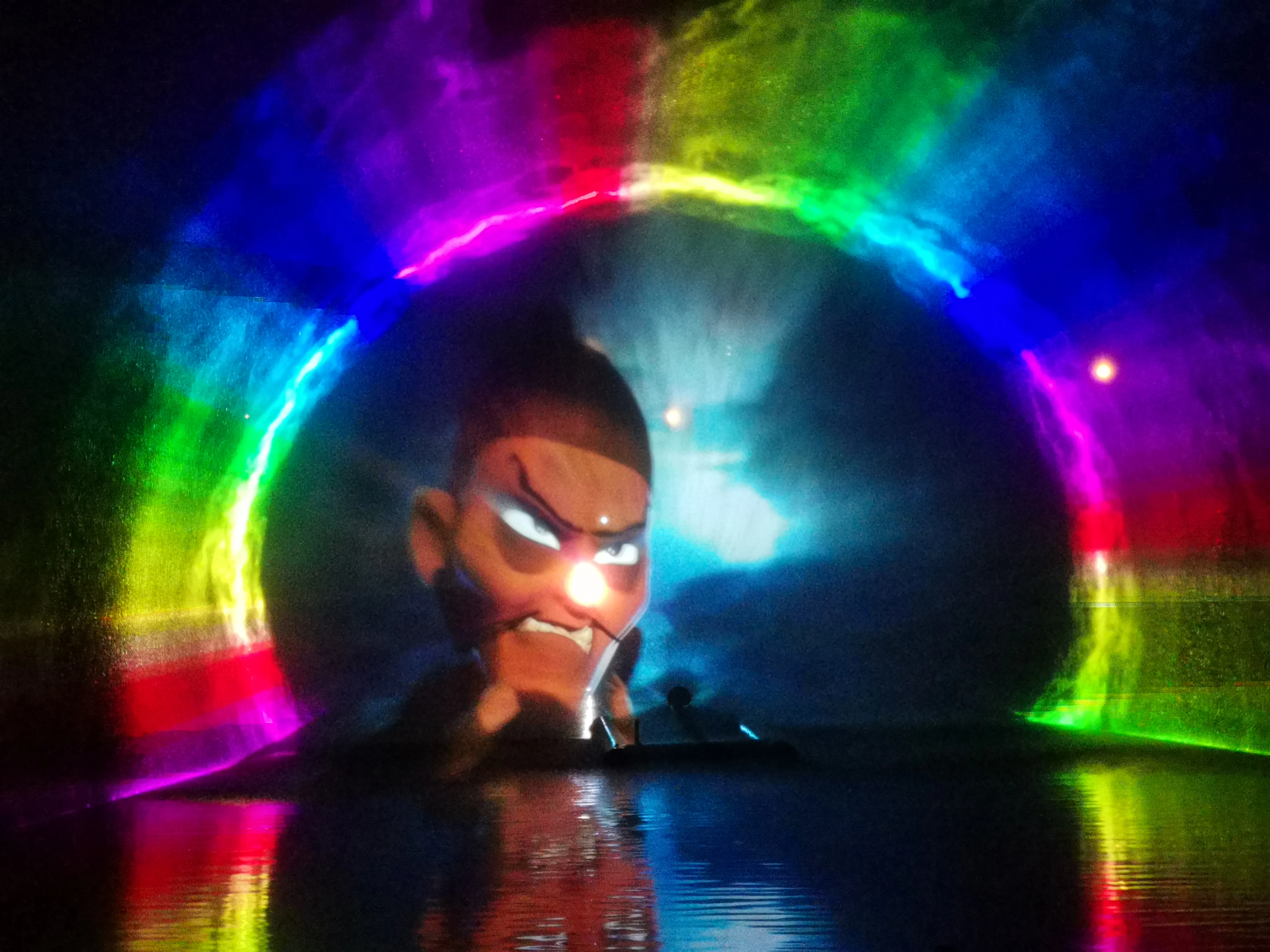 The laser show is combined with a musical fountain,Laser design