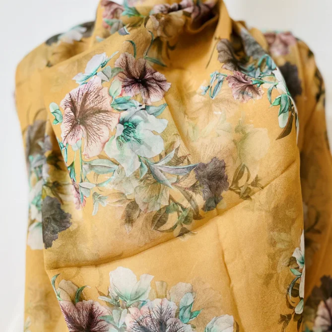 Новый дизайн 2021, красивая шелковая жоржеттная ткань с цветочным принтом, шелковая ткань GGT 100%, шелковая ткань 8 мм, цифровая печать