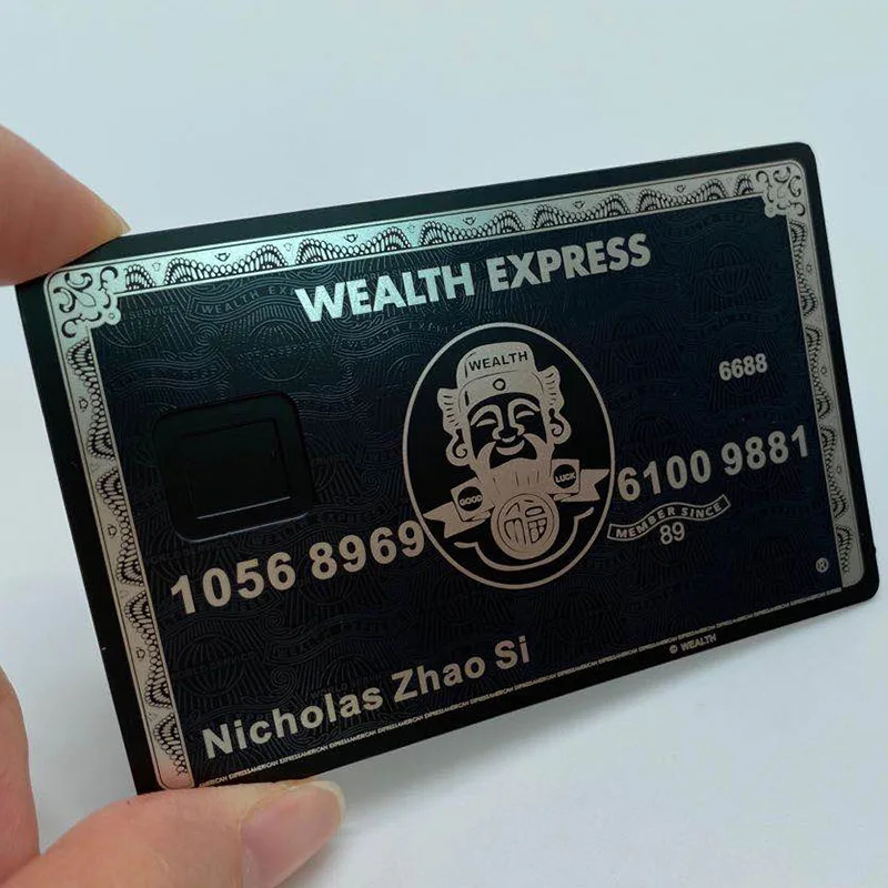Размер кредитной карты премиум-класса Amex Black Card
