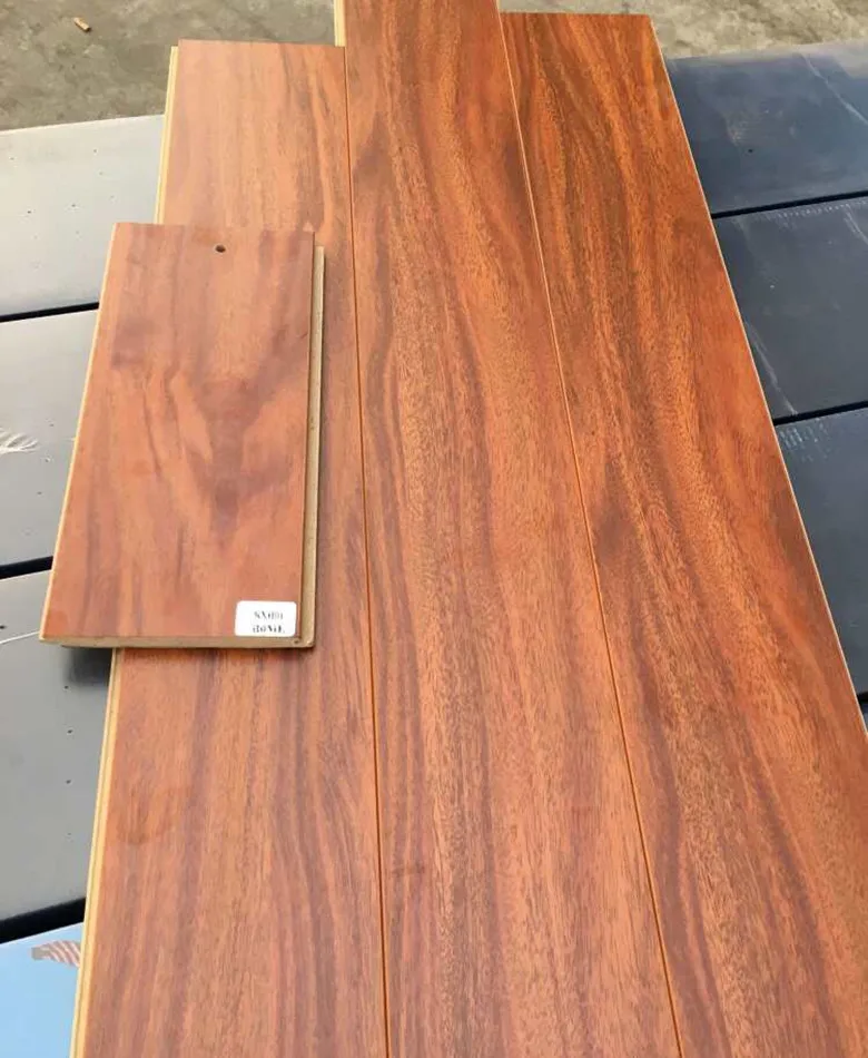 Competitive price handscraped HDF wooden 12mm laminate flooring wood laminate floor