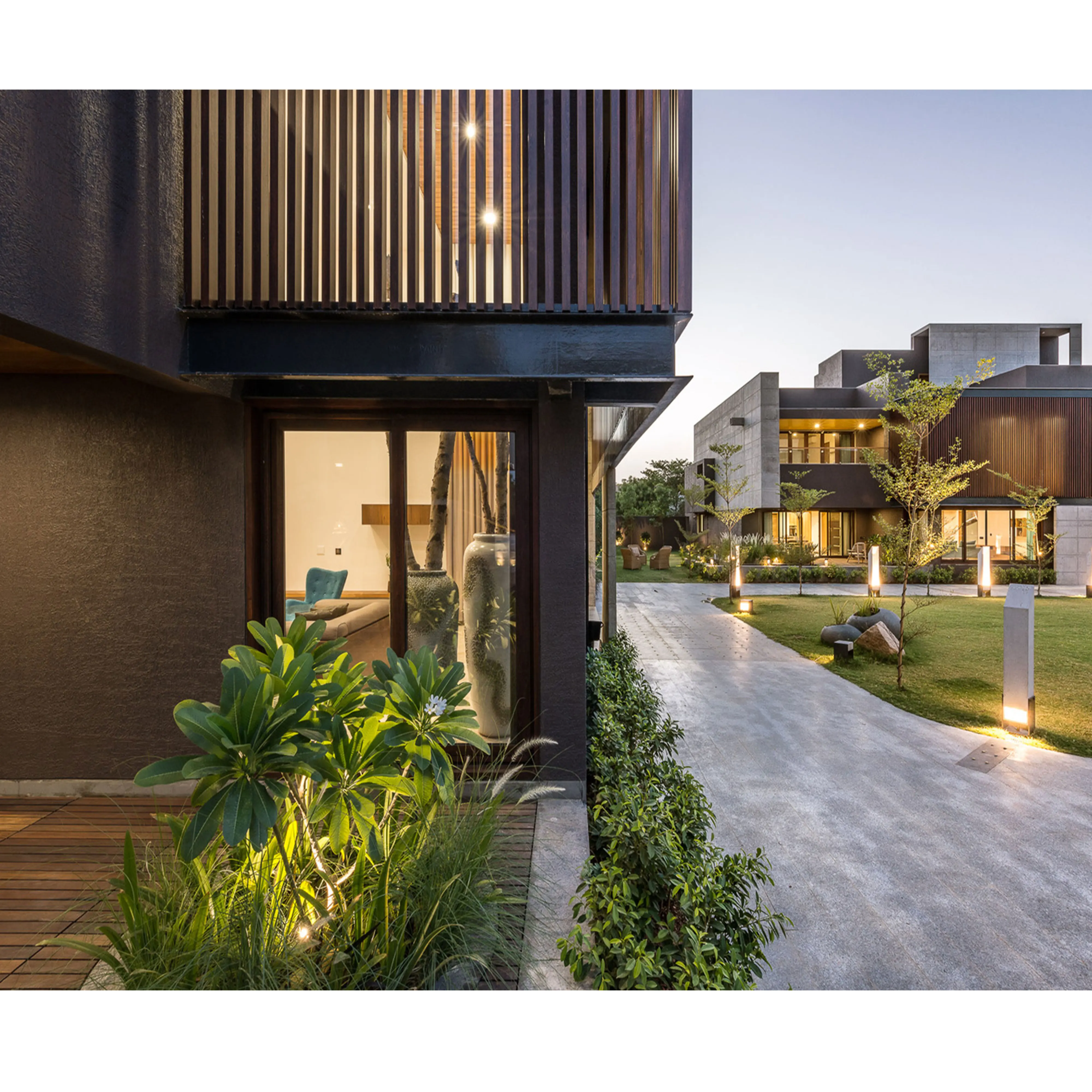 Decorative shutters wooden color aluminum louvre screen vertical tubes aluminum cladding