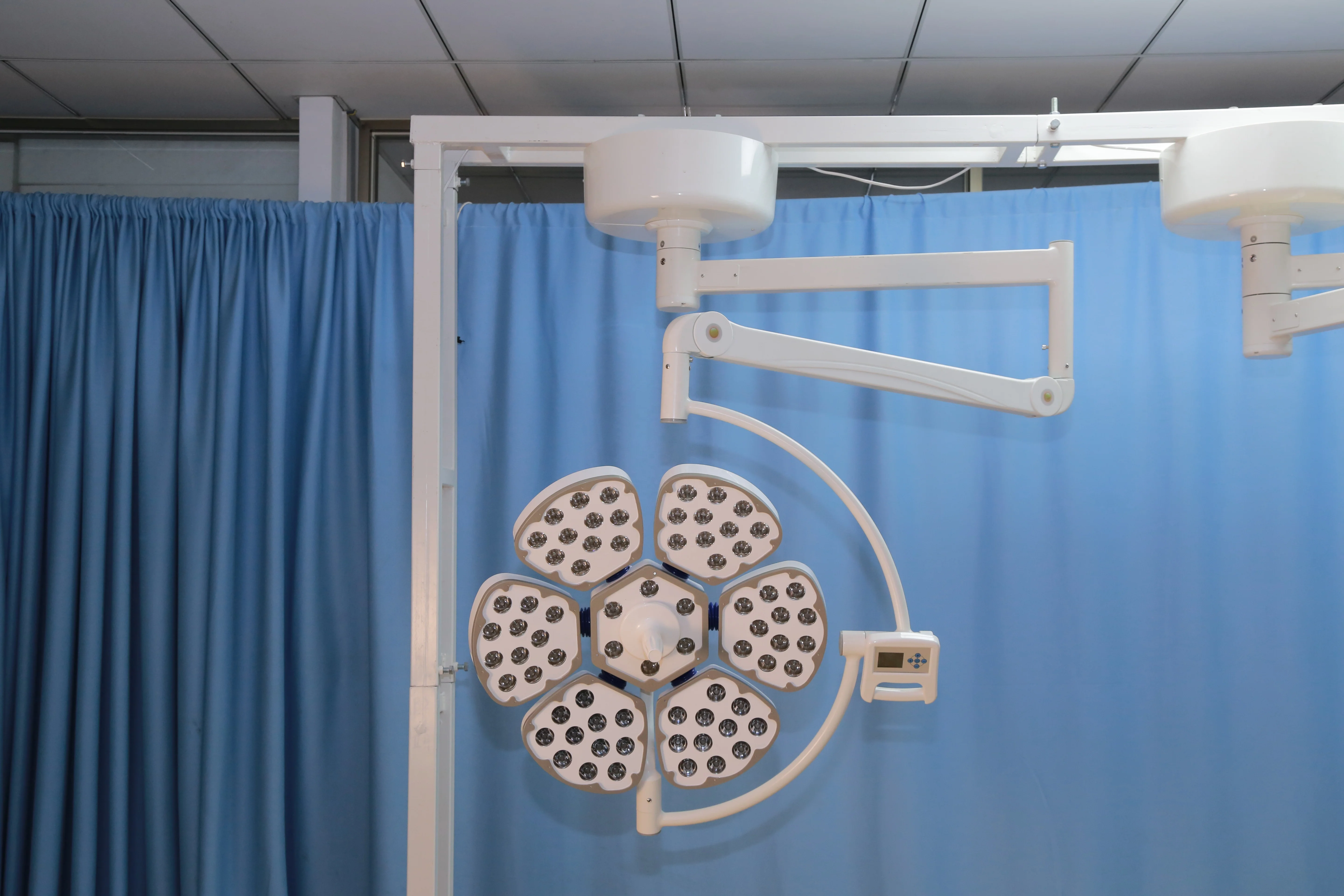 LTSL30 Single Head Ceiling Type Shadowless Lamp 6 Petal LED Medical Operation Lamp