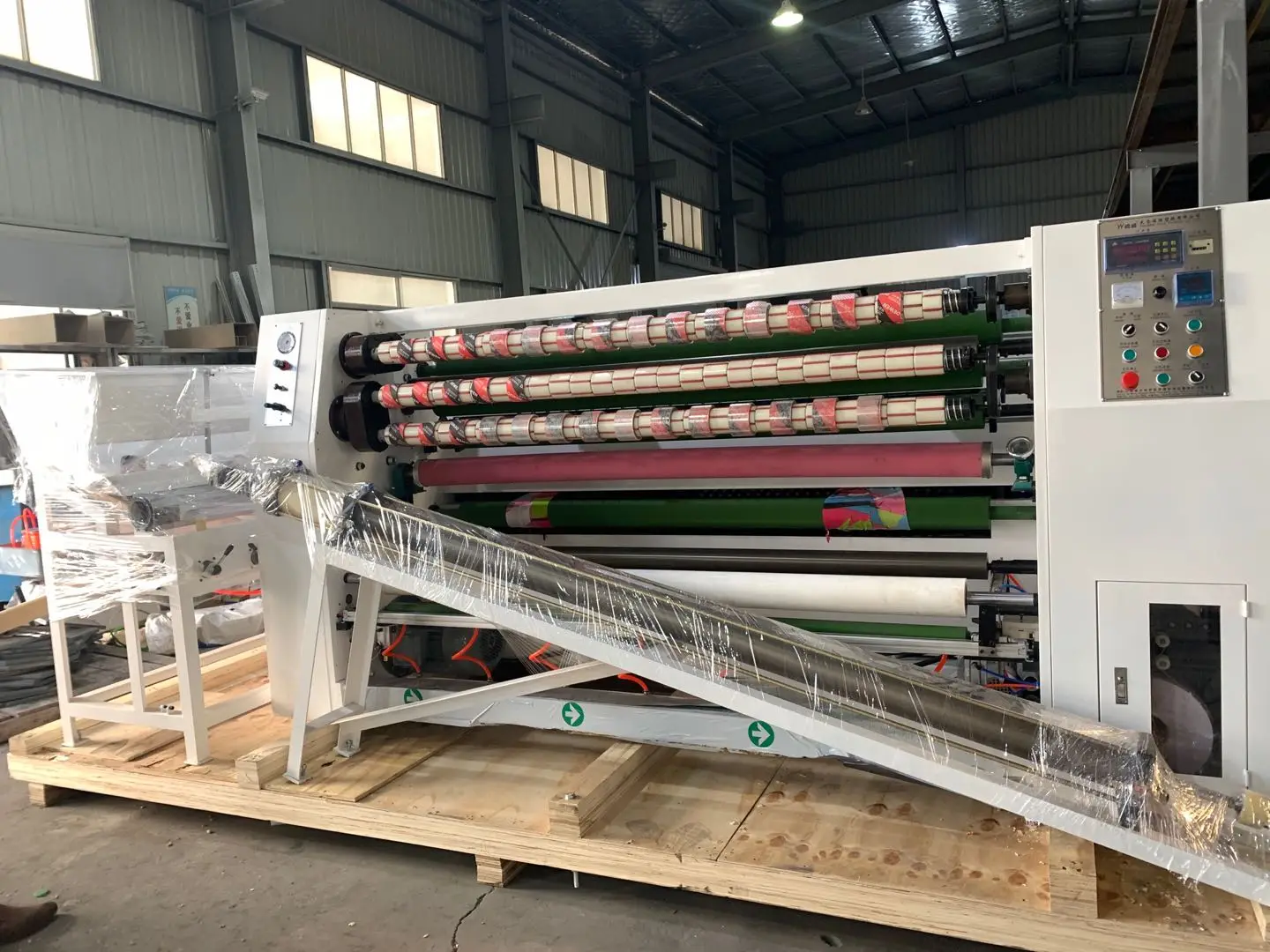 high quality automatic adhesive BOPP tape slitting machine/tape making machine/big roll cutting machine