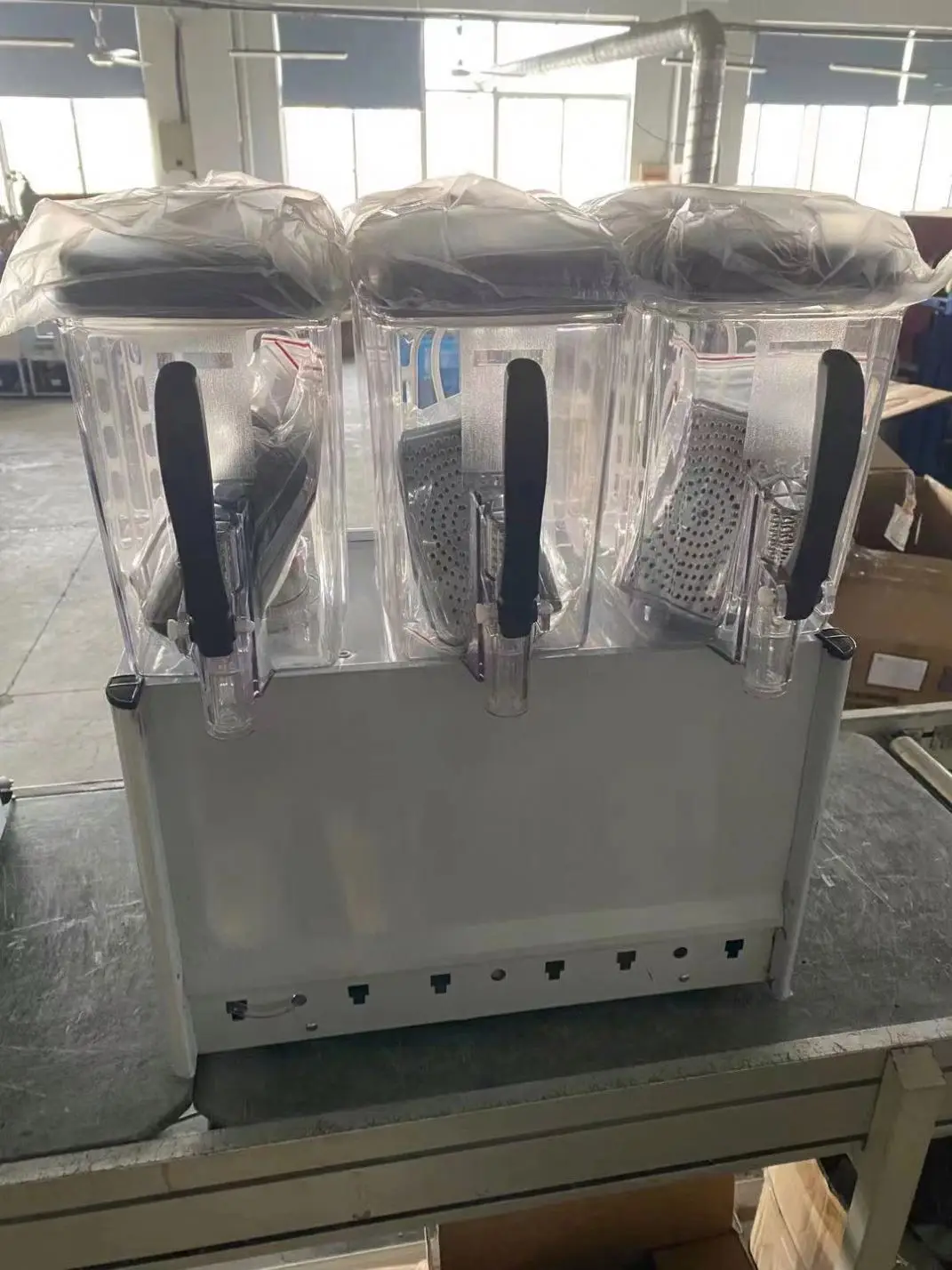 MAYJESSIE GLASSWARE Hot Selling 2L Blue Color Glass Juice Dispenser For Beverage Water Cold Drinks, Suqueira de vidro