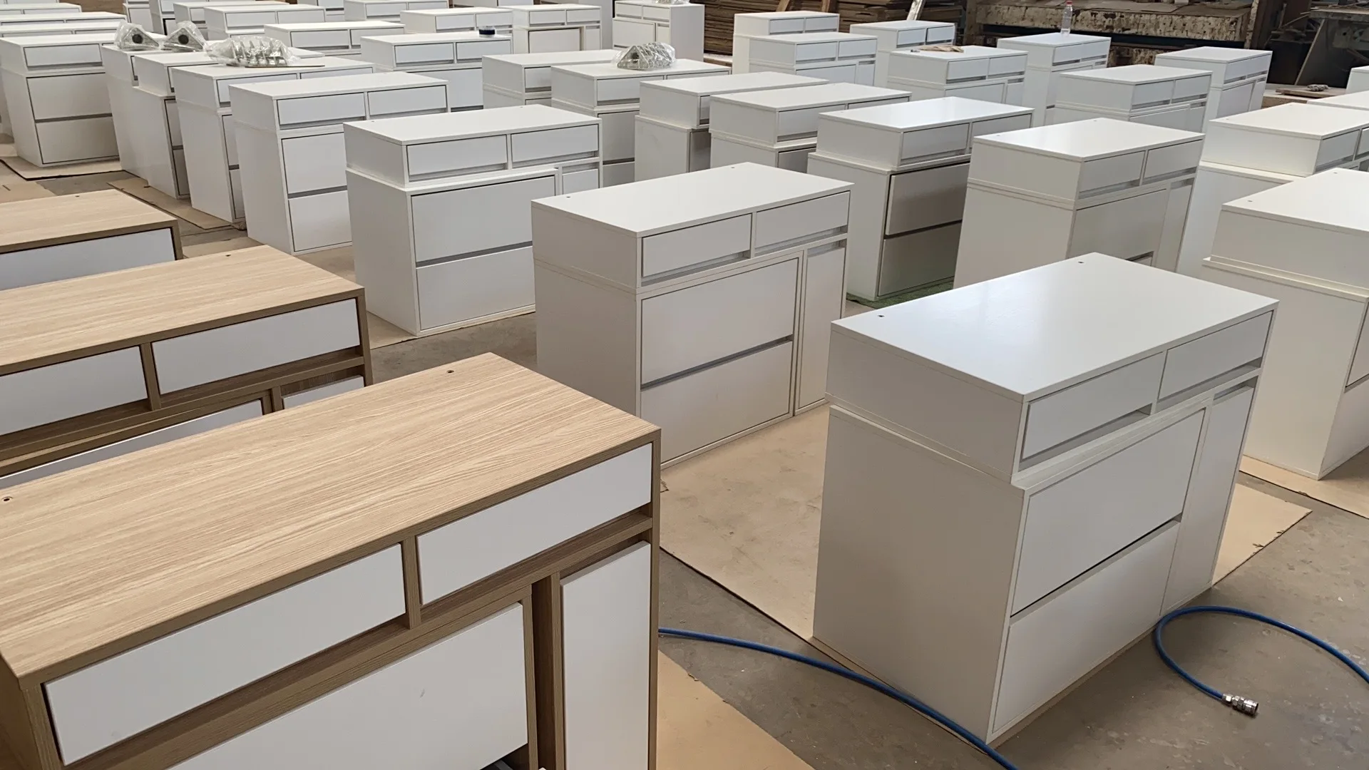 2024 hot selling factory producing computer desk with cabinet with best quality