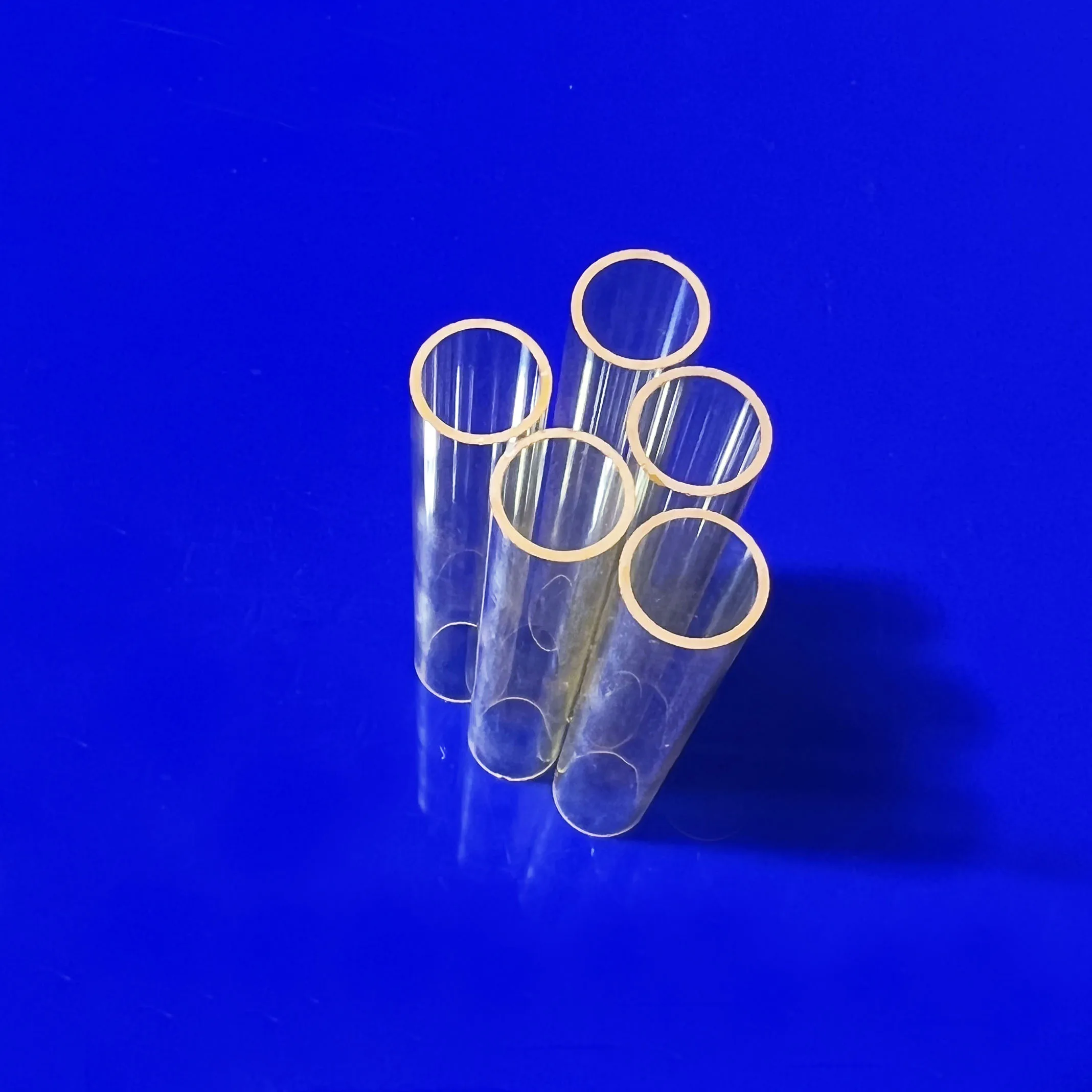 The factory supplies high-quality yellow quartz laser tubes, beauty medical instruments and laser glass tubes