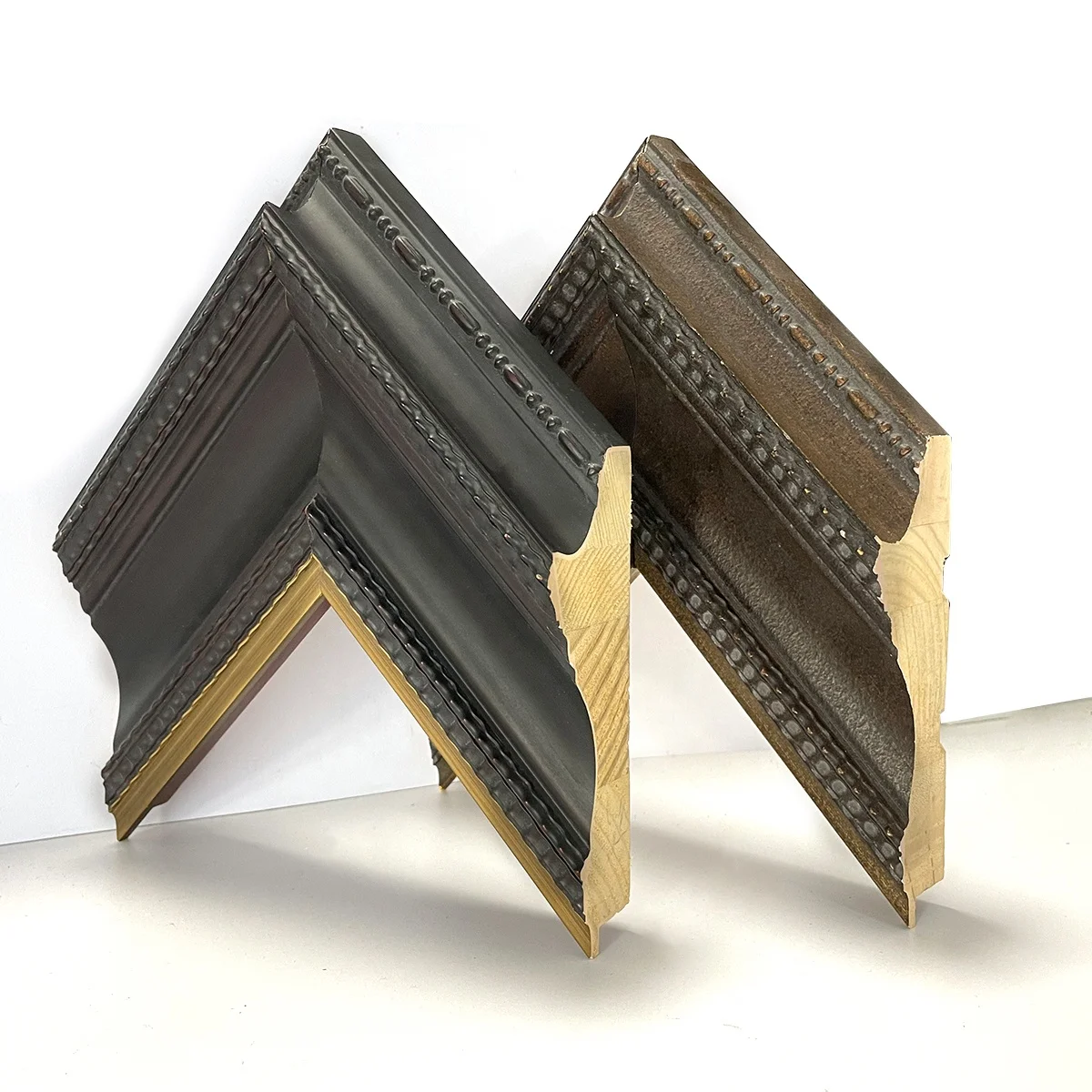 Brand New Product Big Size Two Colors Custom Wall Decor Wooden Frame Moulding for Art Gallery Museum