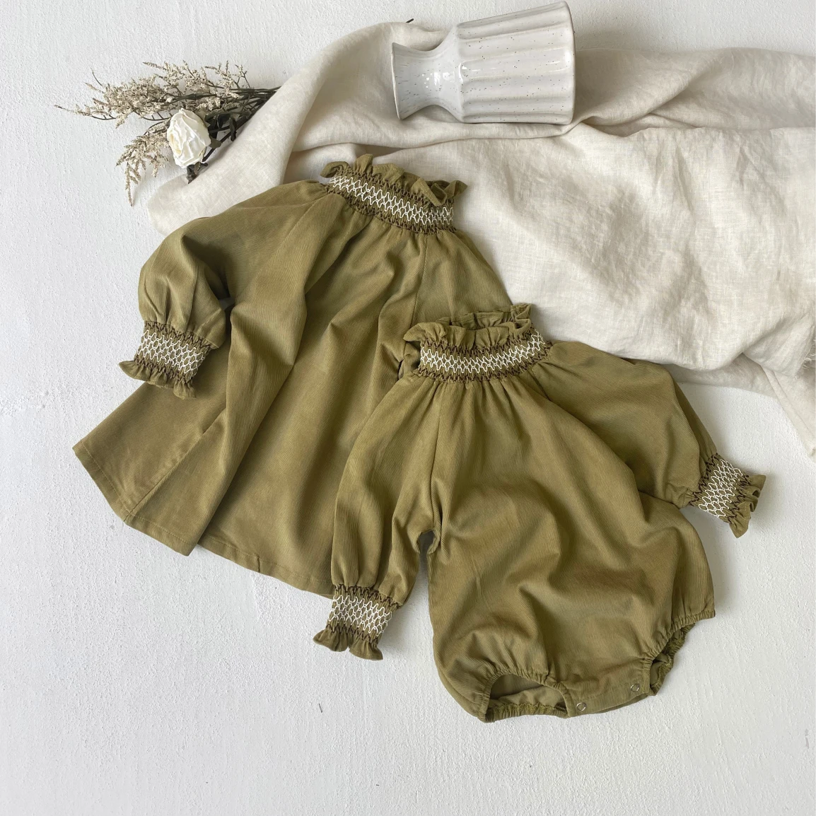 Autumn Long Sleeve Ruffle Neck Dress Infant Puff Sleeve Vintage Style Princess Girls Dress