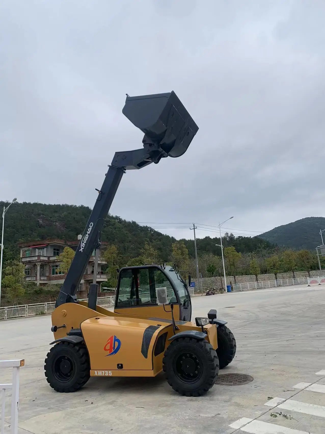 Xinghao everun mini small Telehandler  Lift Forklift 2.5 ton 1/64 Telescopic arm Forklift telescopic handler loader price