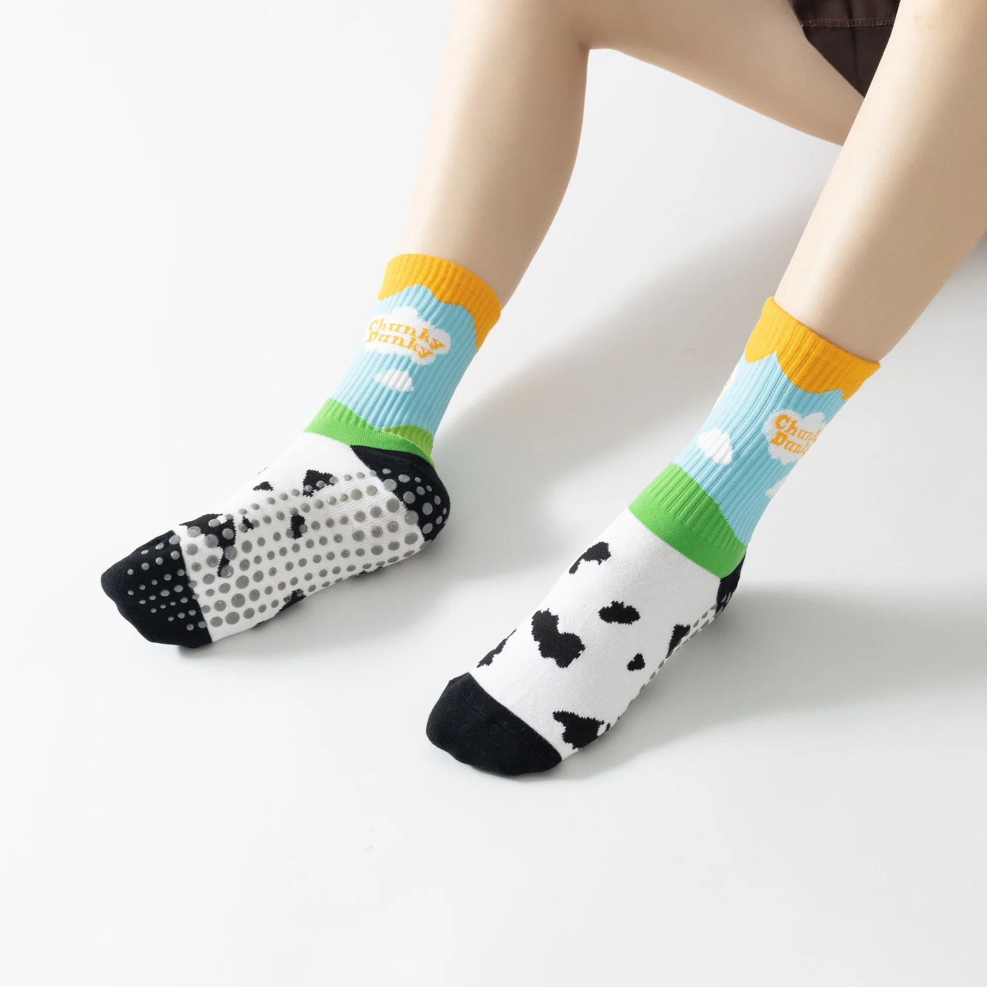 Girl High quality Anti-slip Sole Arch Support Terry Sole Cotton Women Knitting Pattern With Logo Crew Length Yoga Pilates Socks