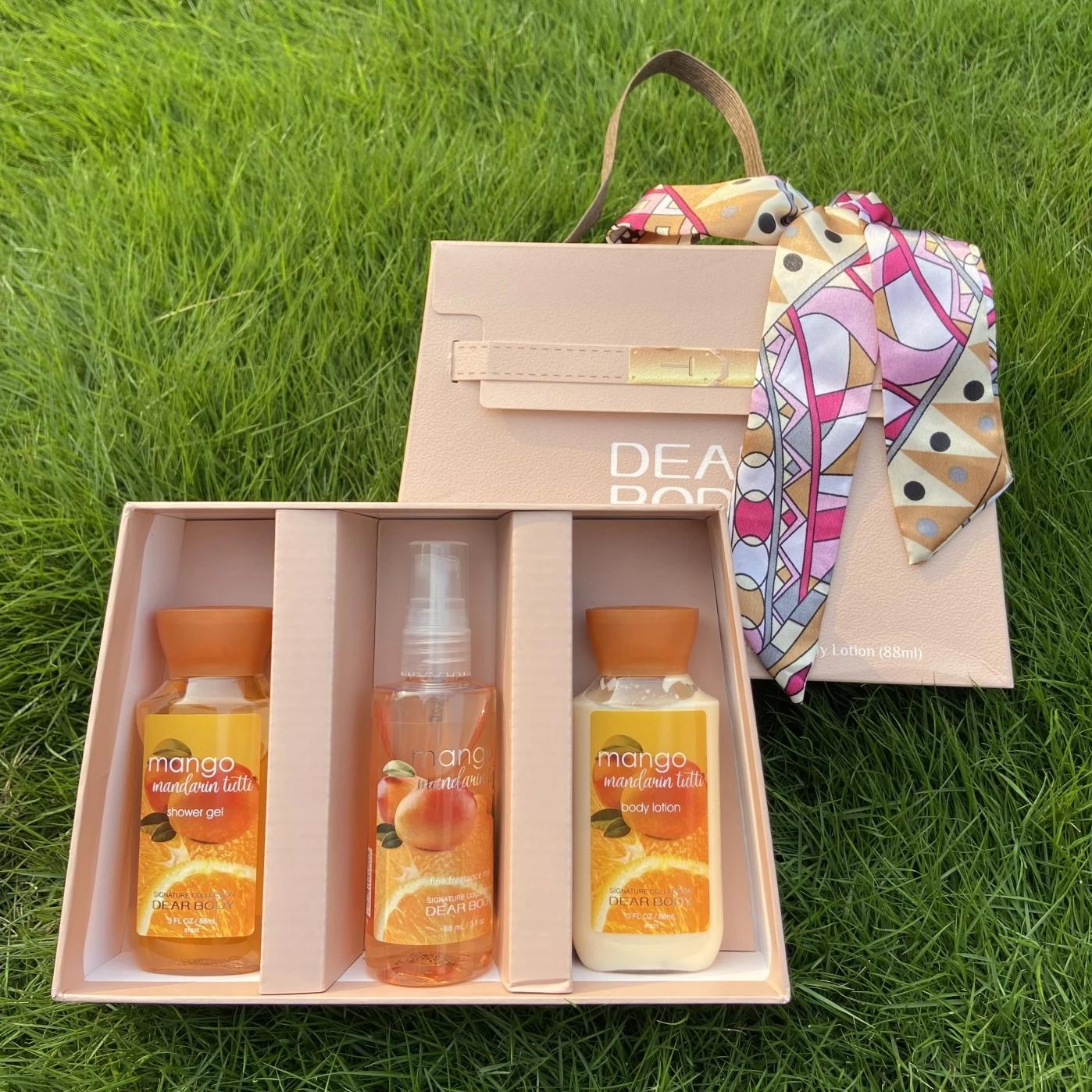 Wholesale price lasting fragrance body spray perfume body lotion shower gel bath gift set