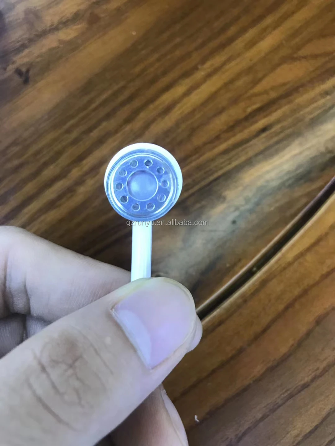 earphone.jpg