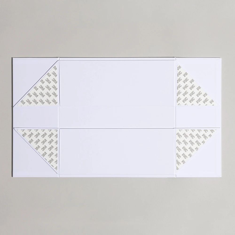 Customized Logo White Packaging Foldable Rigid Hamper Keepsake Gift Boxes With Magnetic Closure