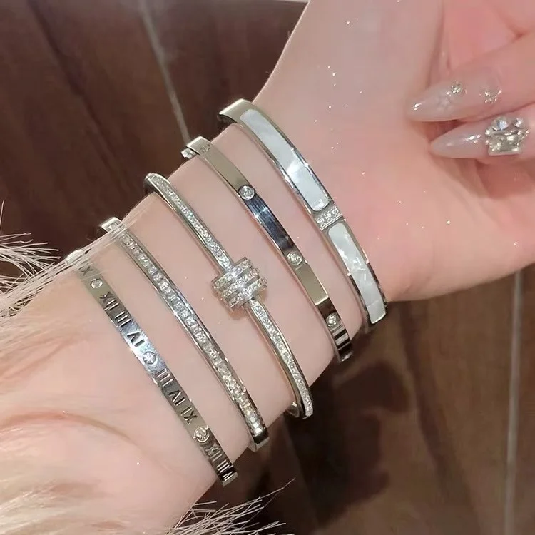 Женские ювелирные изделия водонепроницаемые из нержавеющей стали 18K Позолоченные Женская посуда браслет набор мяч подарок