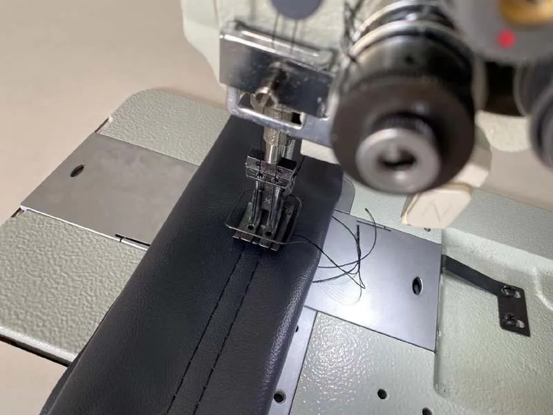 Industrial triple synchronous DU double needle sewing machine Car foot mat splicing machine thick double needle car  RN-650D
