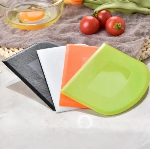 Wholesale Popular Custom logo plastic Soft Dough Cutter High Quality Baking Pastry Tool Cake Cream Scraper Plastic Dough Scraper