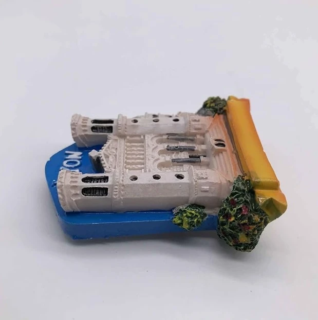 Resin 3D refrigerator magnets Lyon, France tourist souvenirs Resin handicraft