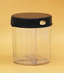 plastic round pill organizer dispenser case with 4 grids for medication vitamins supplements bottle daily pill reminder box ODM