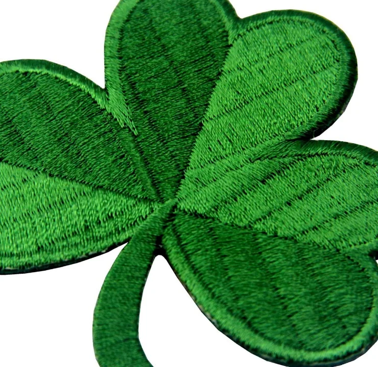 Excellent quality Irish Clover Dark Green Embroidered leaf Patch Lucky Shamrock Iron-On Ireland Emblem