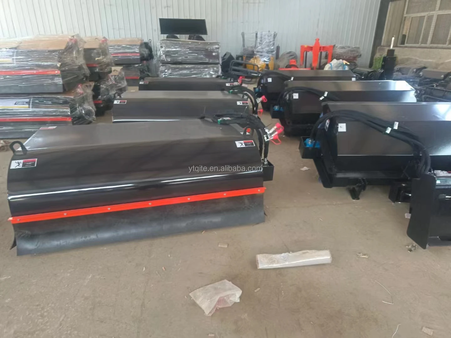 Road sweeper hydraulic sweeper attachments for mini skid steer loader