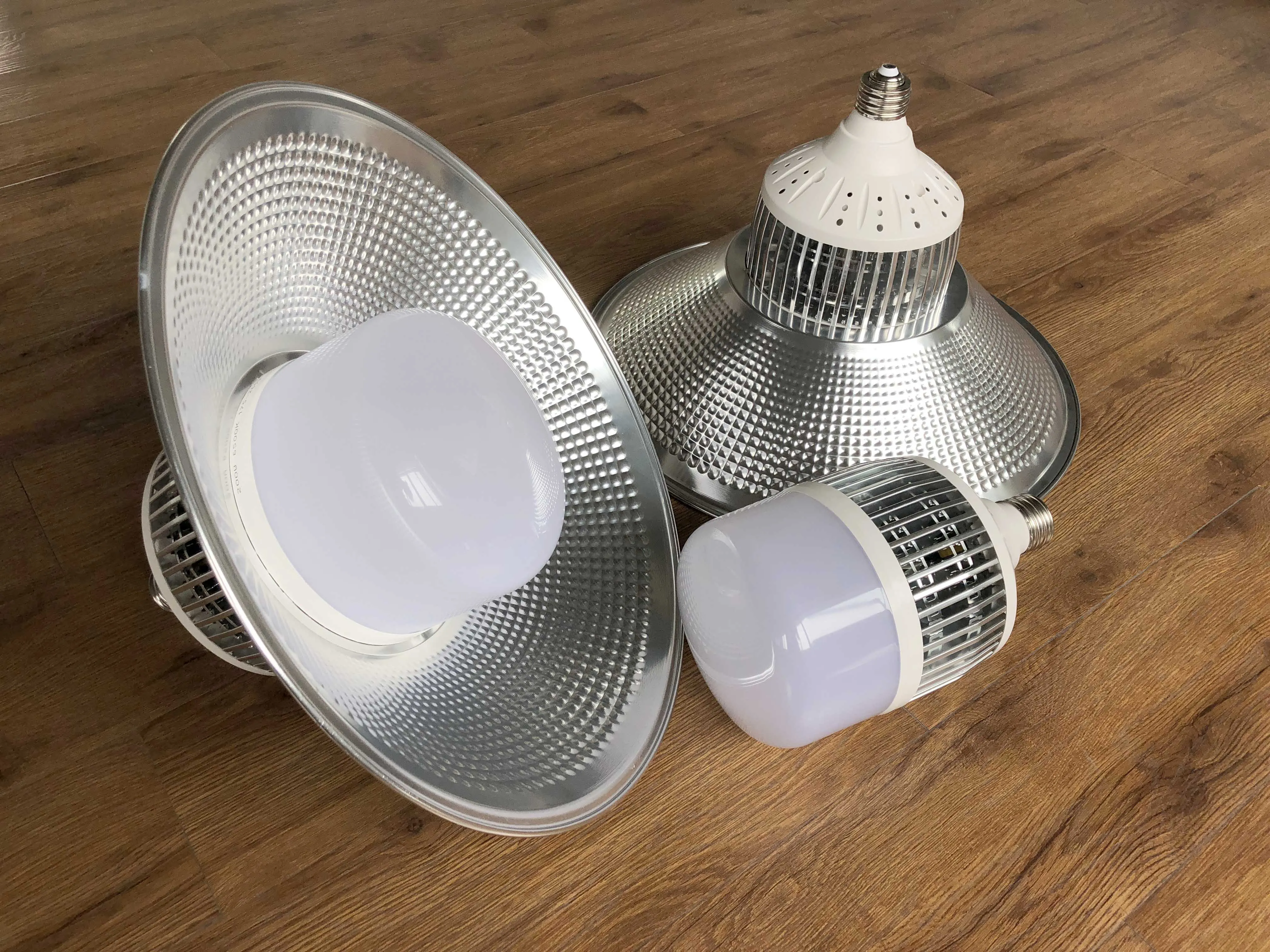 Fin LED Bulb Energy Saving LED Bulb Workshop Lighting Warehouse Workshop Mining Lamp E27 Screw Hole E40 Light bulb with fan