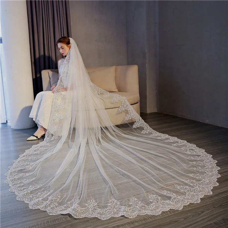 Shenglan 2022 Glitter Wholesale Luxury Design Lace Bride Wedding Veil Cathedral Fabric Veil Sequins Lace Long Bridal Veil
