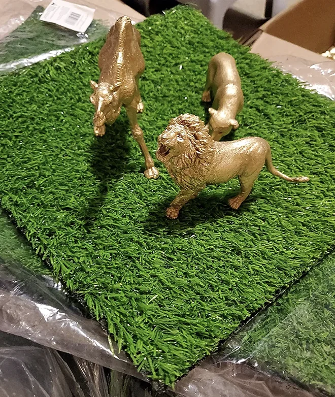 Customized Square Artificial Grass Mat Fake Turf Tiles for Balcony and Patio Decor Placemats and DIY Crafts