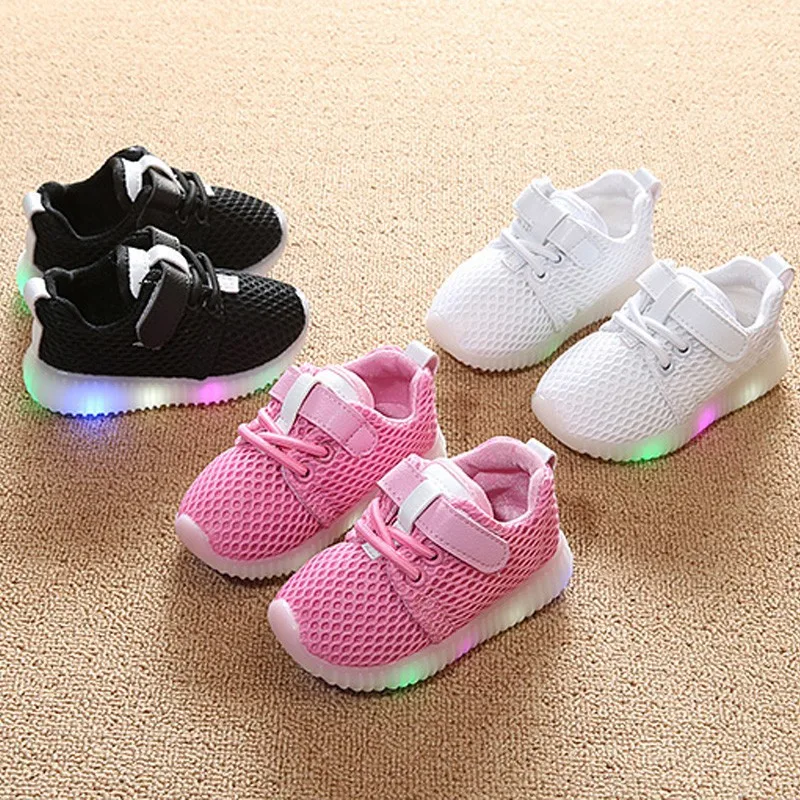 LED Glowing Shoes 2023 New Baby Luminous Sneakers Girl Lighting Running Shoes Kids Breathable Mesh Sneakers