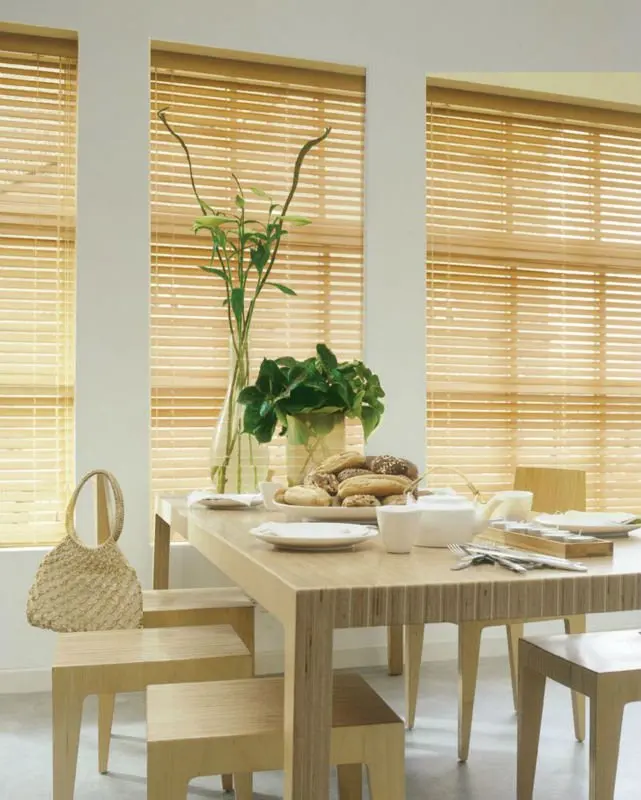 Retractable Zip Screen Indoor Curtain and Windproof Outdoor Blinds Wooden Shades