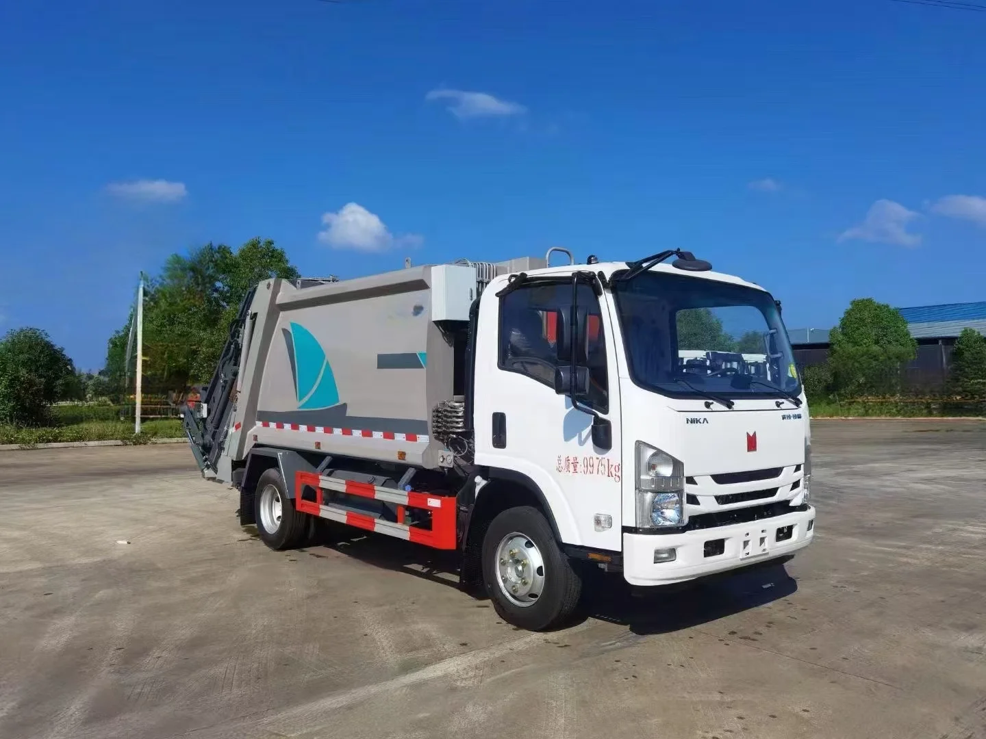 Factory direct sale Isuzu 9cubic meters garbage compression truck for garbage collection and transportation