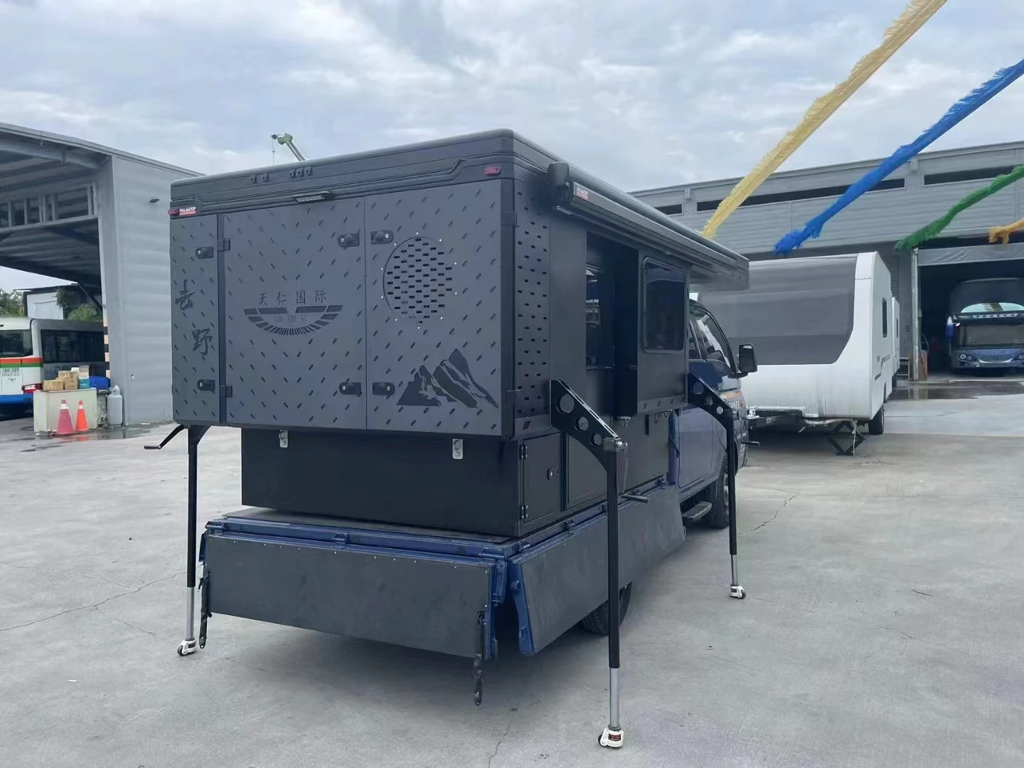 Customized Family Travel Solar Preferable 4X4 Slide In Rv Canopy Camper Slide On Pickup Camping Car Truck Camper For Sale