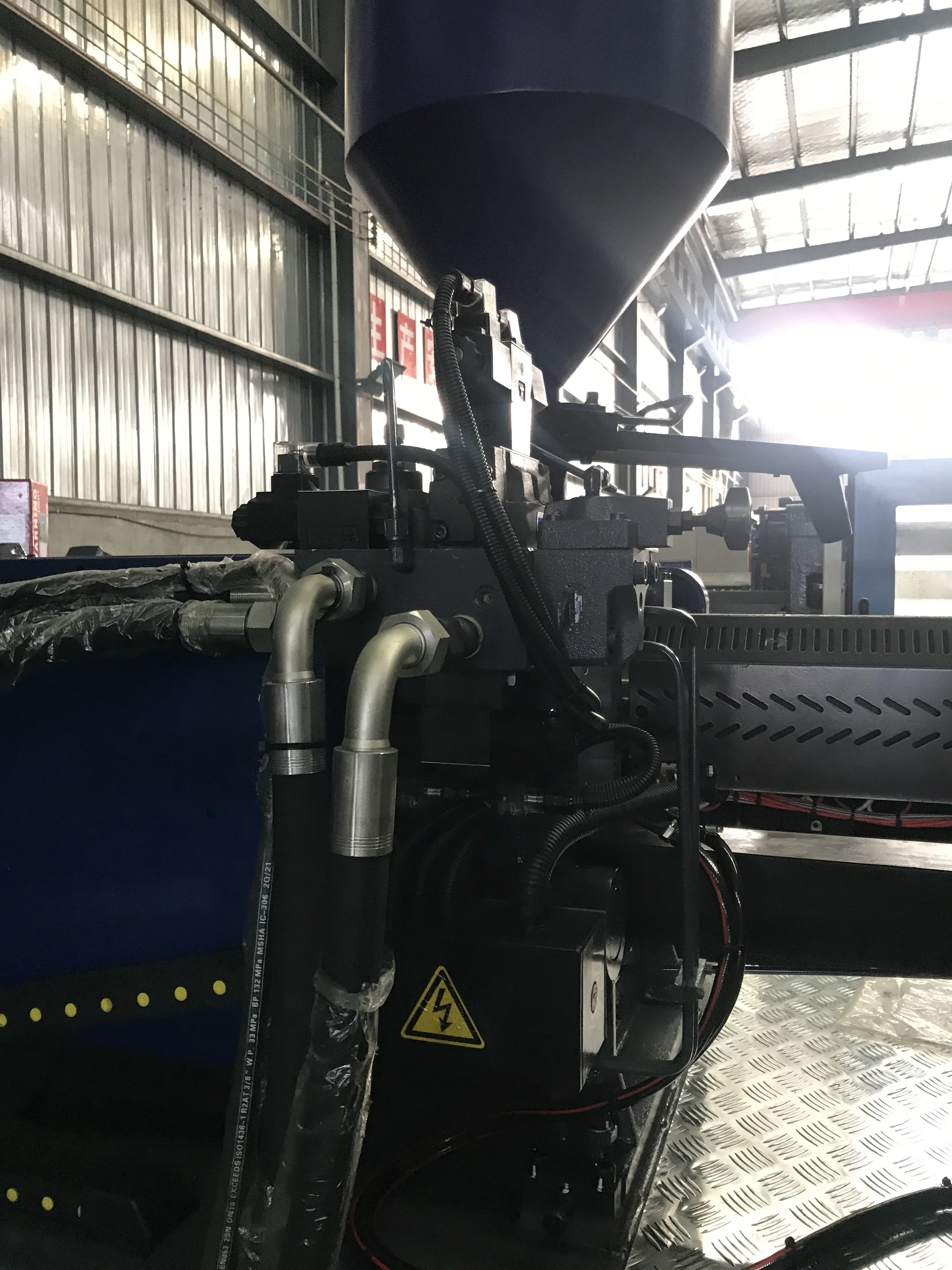 HOY machinery small vertical super master table top plastic tag loop pin taiwan used toyo injection molding machine