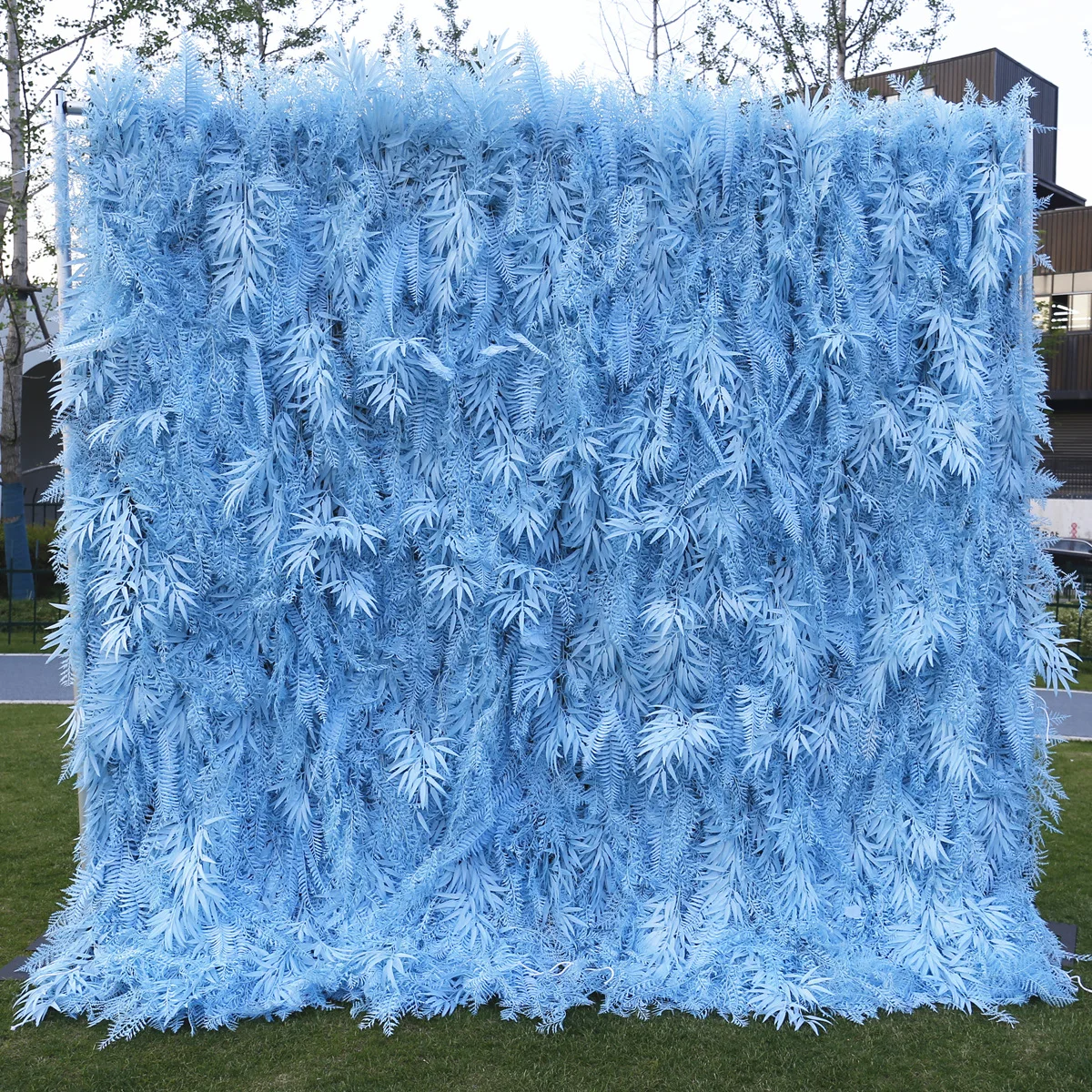 Фон для фотосъемки с голубыми цветами и листьями