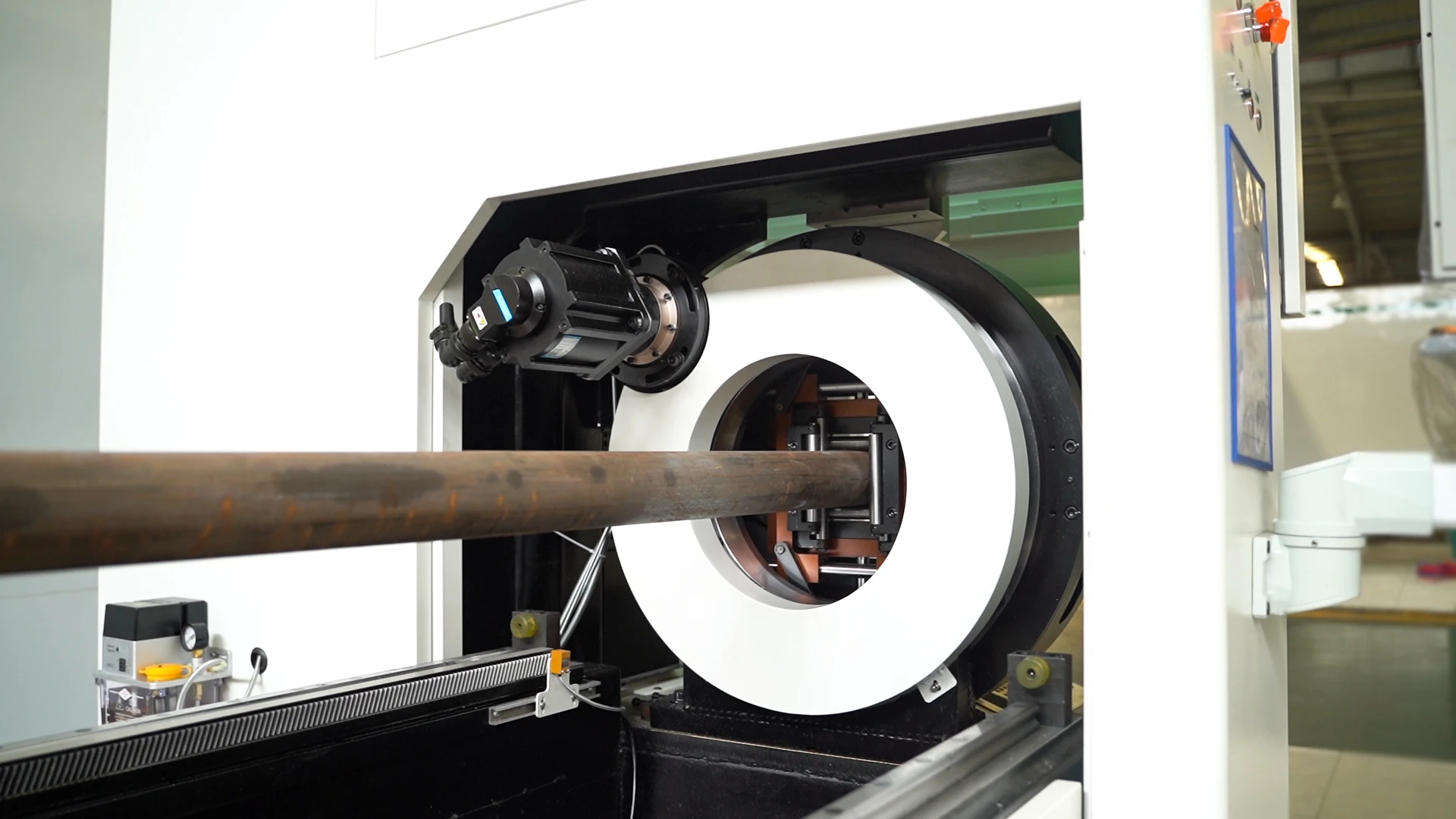 Fiber Laser Cutting Machine 1000W-6000W Metal Sheet Cutter Machine with Working Area 6000 X1500mm for SS/CS/ MS