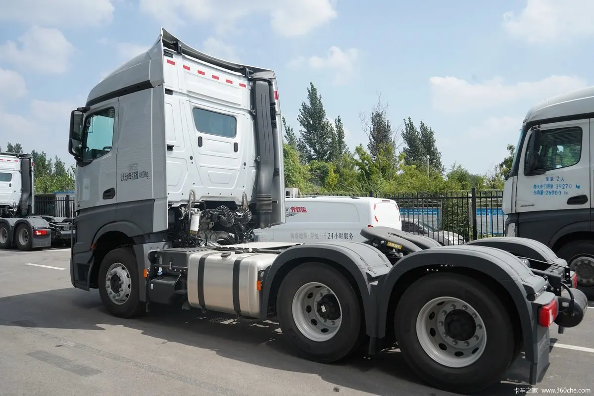 New Actros 1848 2648 2653 4x2 6x4 Tractor Trucks 530Hp 40T Diesel Manual Transmission Large Inventory Euro 6 Emission Standard