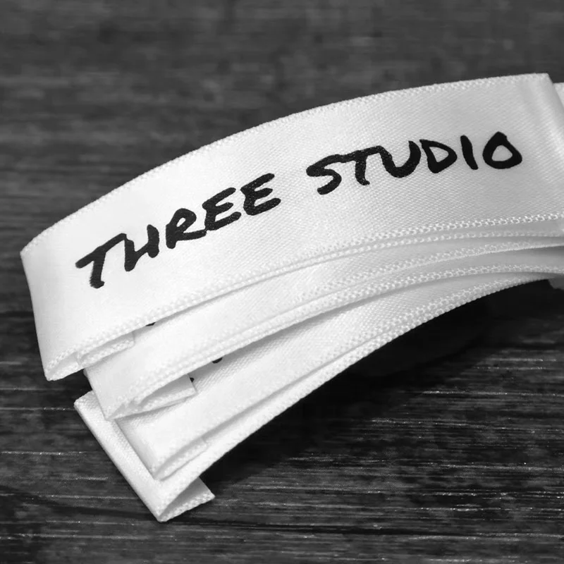 High Quality Logo Hang Custom Luxury Silk Labels Screen Print Satin Garment Label For Clothing