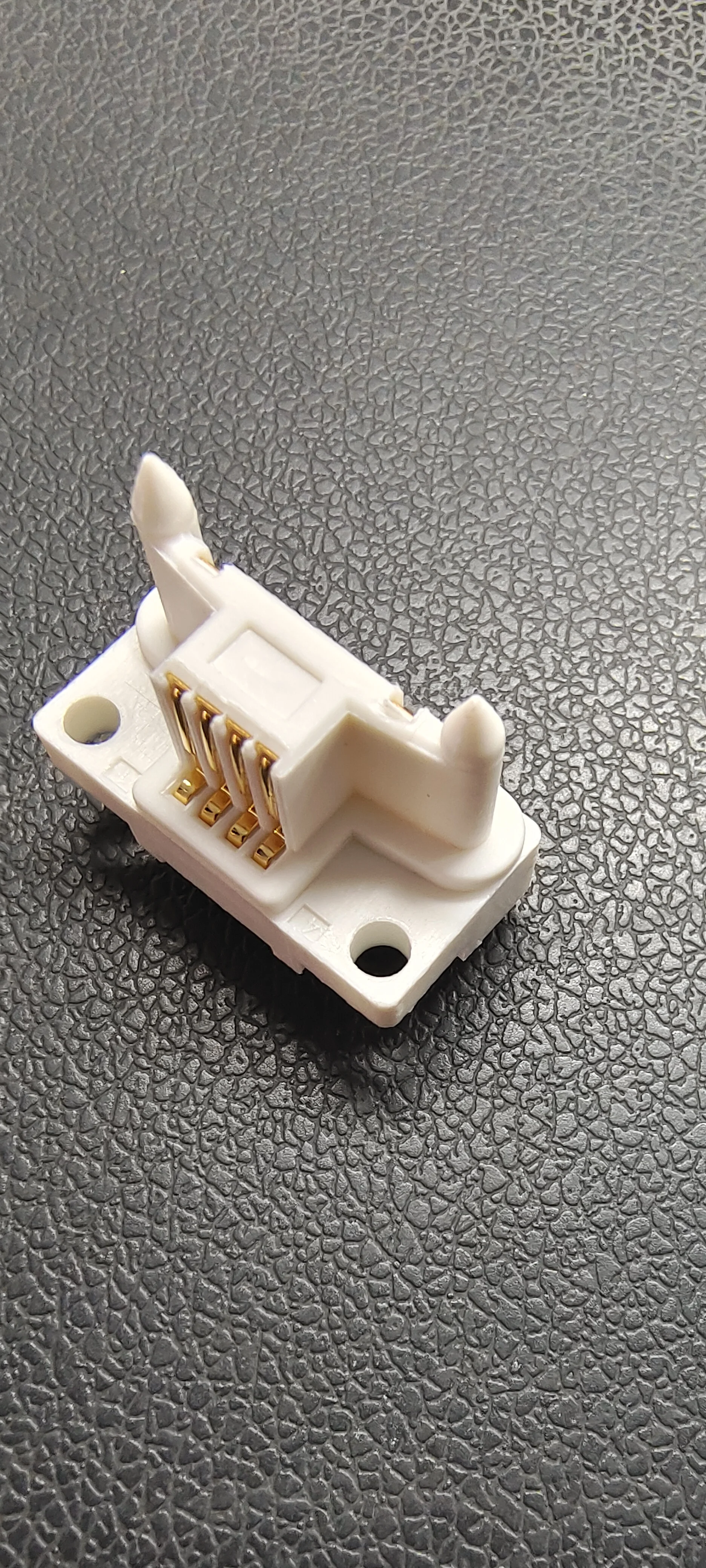 Good Quality Gold Plated Brass PA66 Press Fit Element Pcb wire to board Connector Panel Mount Connector Pcb for Automotive