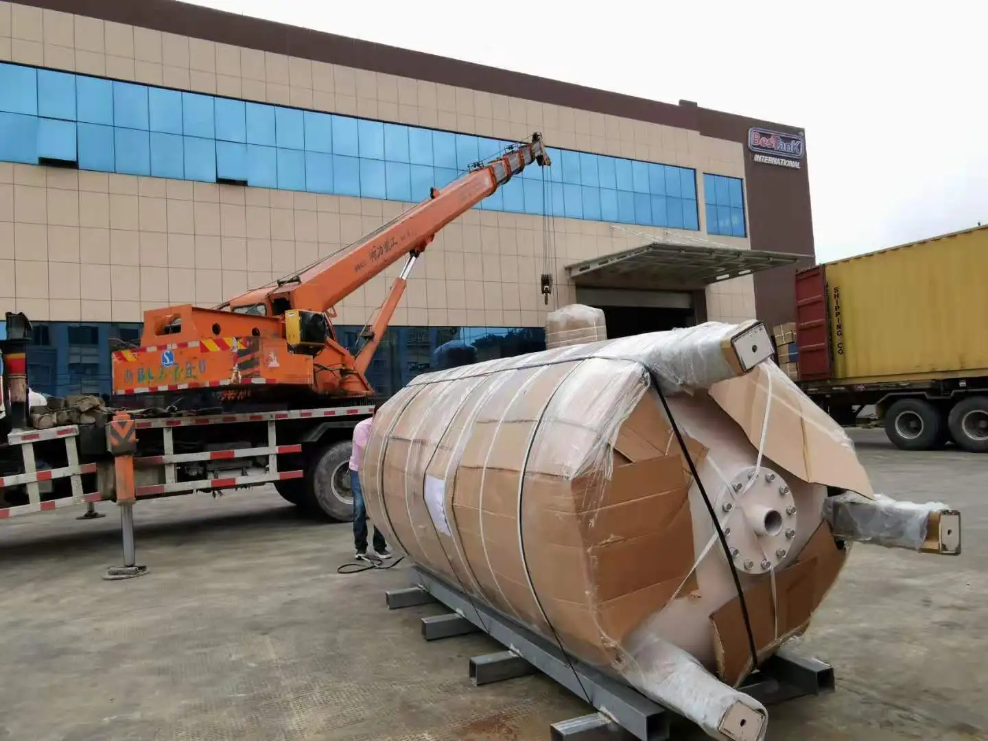Автоматический водяной насос AUTOJET с резервуаром под
