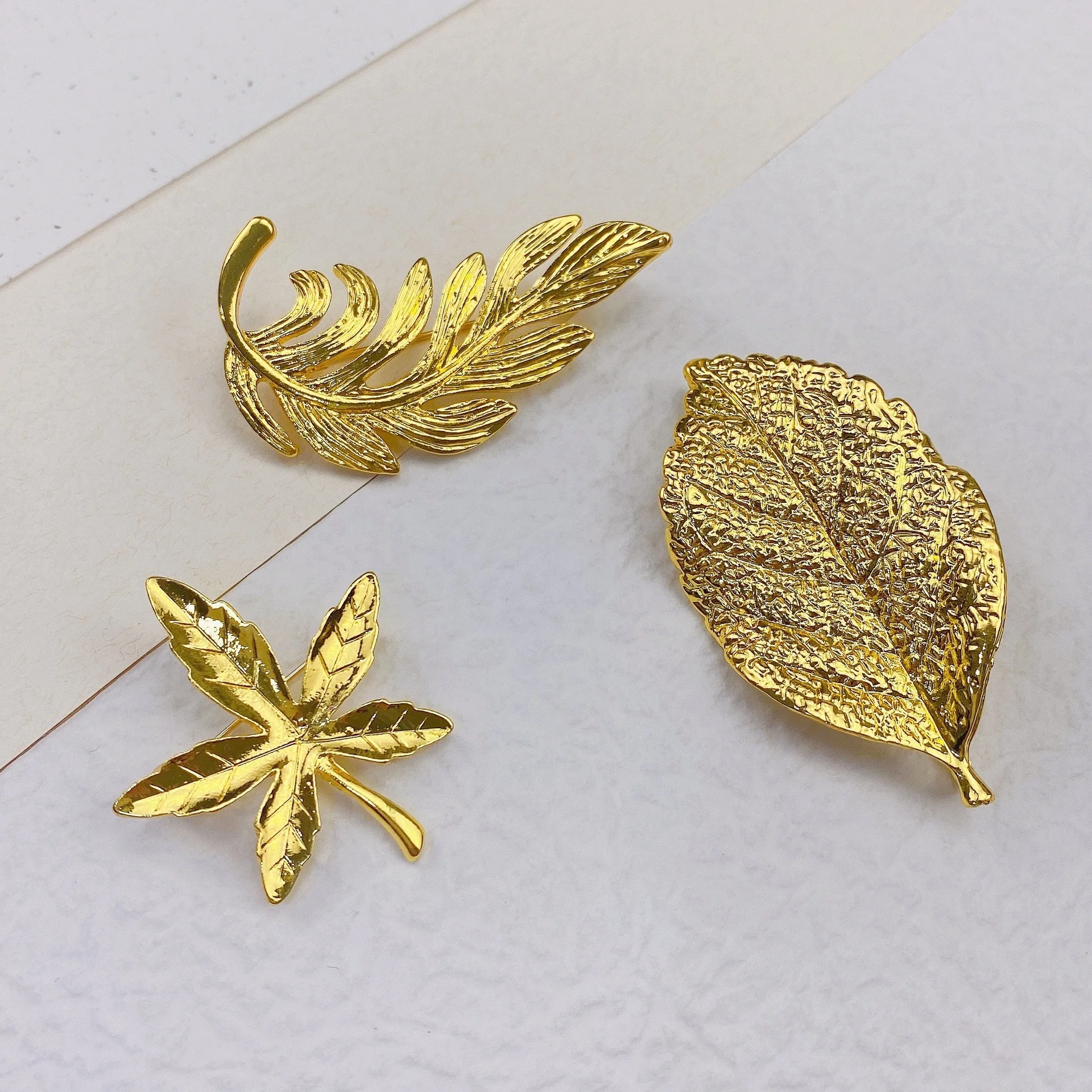Vintage Brooch Men Women Jewelry Accessories Gold Slivery leaves Shape Suit Brooch Pin For Wedding
