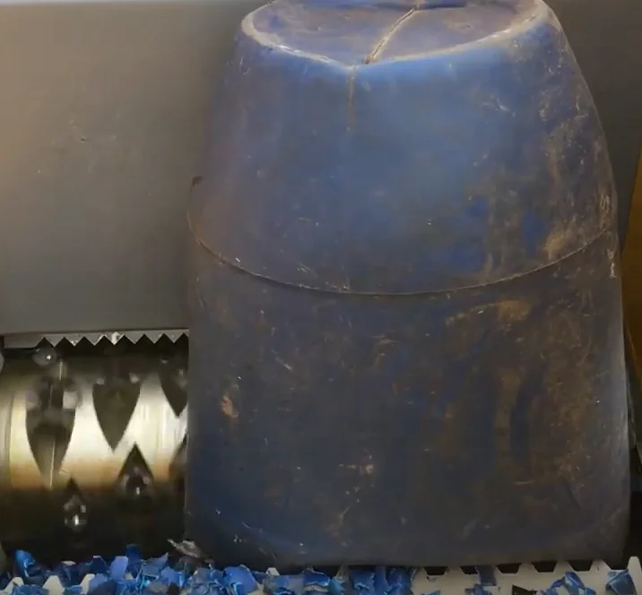 Plastic drum crusher recycling machine shredder machine single shaft shedder