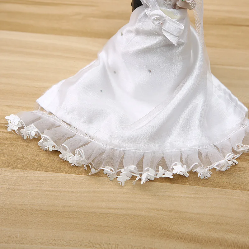 READY TO SHIP RESIN ROMANTIC WEDDING STANDING COUPLE BRIDE GROOM SMALL STATUES FOR CAKE TOP DECORATION GIVEAWAY SOUVENIR GIFTS