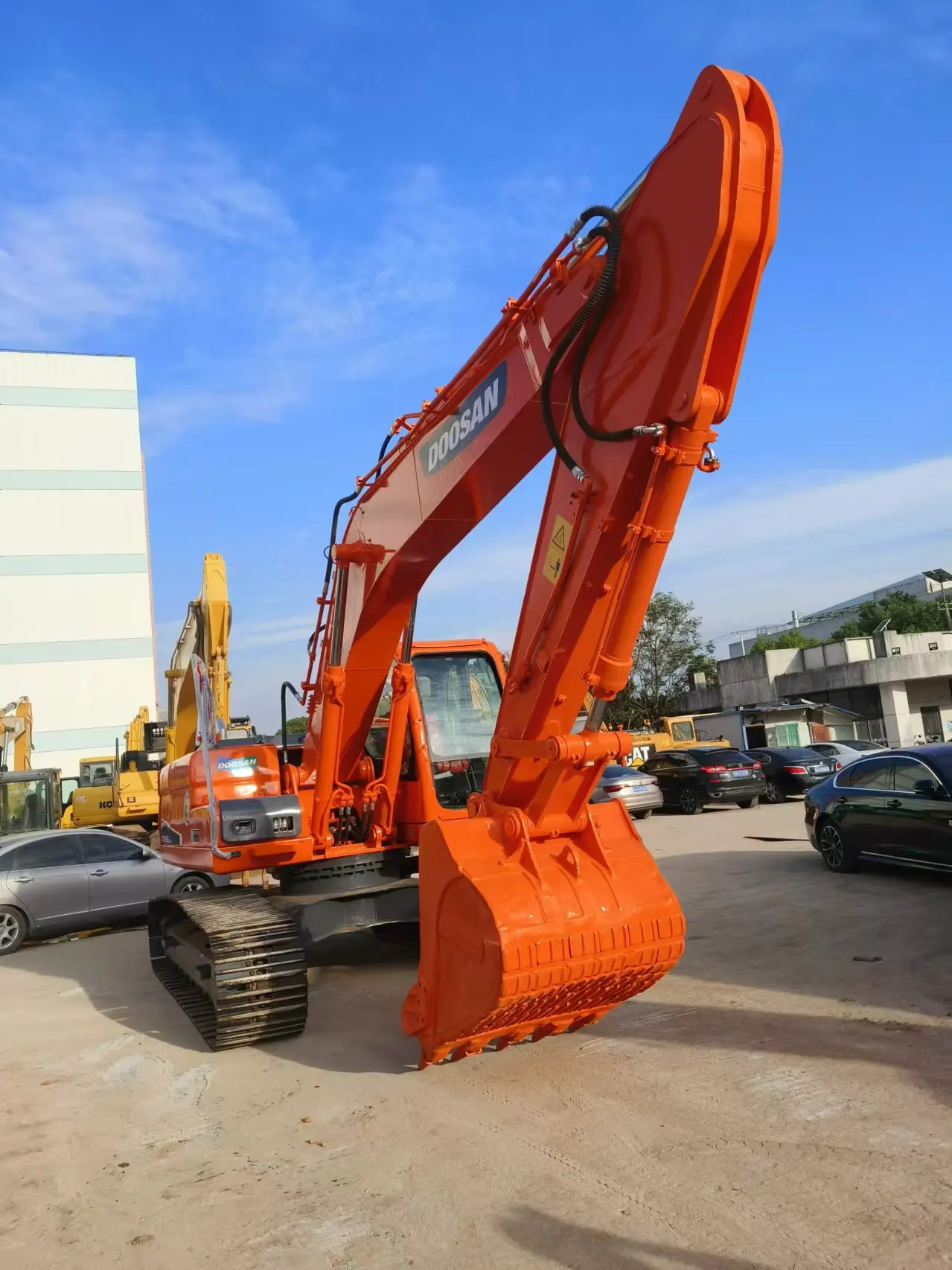 Second-hand excavator Doosan dx225 machinery Doosan dx300 is cheap/high quality/good condition