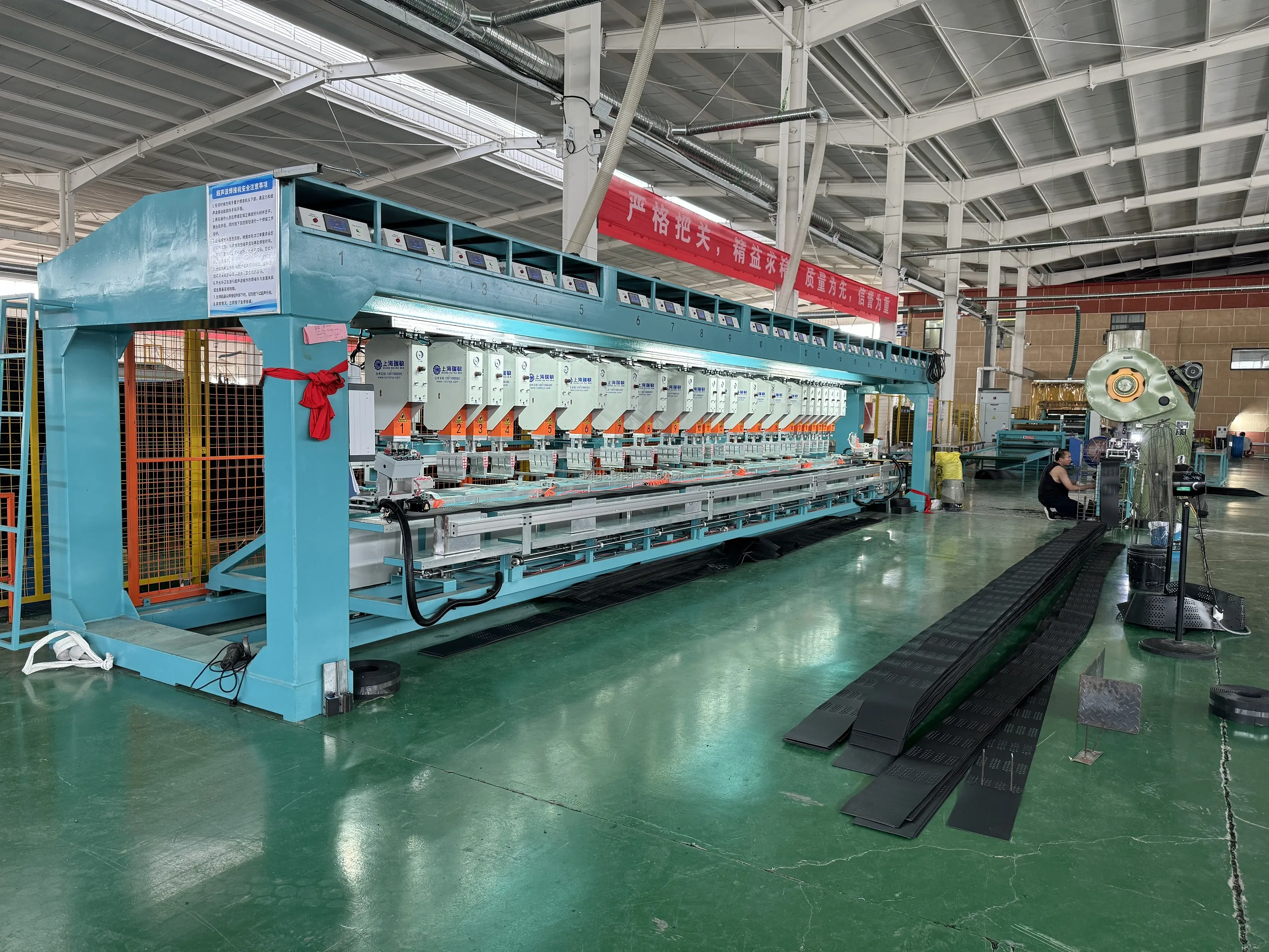 Factory Price HDPE Gravel Honeycomb Geocell for Channel Wall for Soil Stabilization and Erosion Control