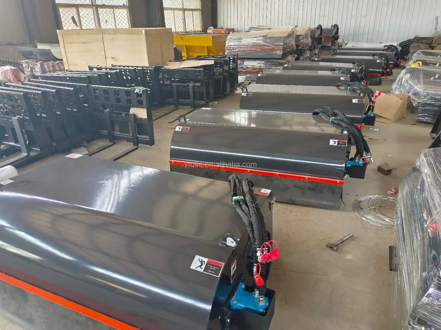 Road sweeper hydraulic sweeper attachments for mini skid steer loader
