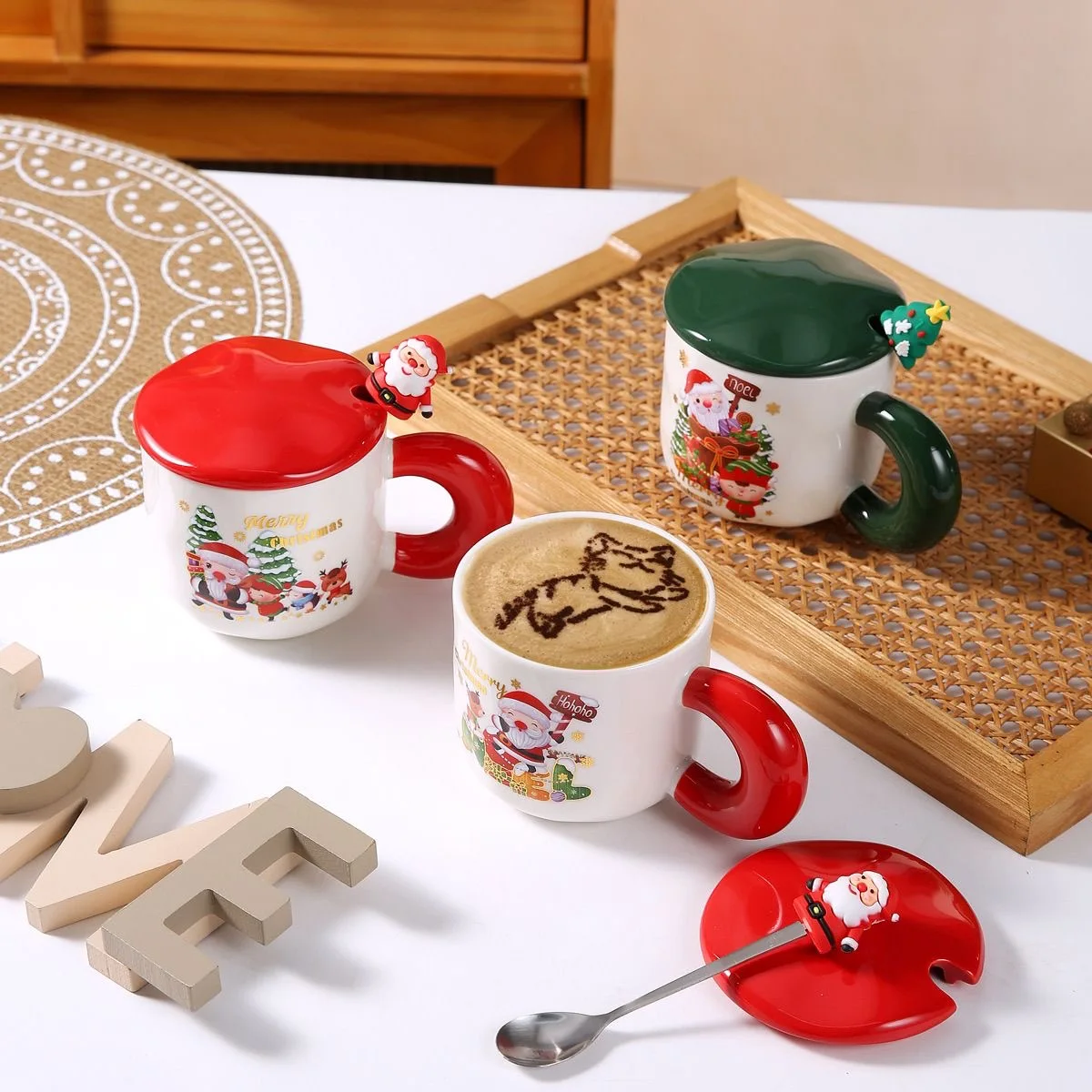 New design fashion Wholesale Christmas Coffee mug gift box set Ceramic Cups With Lids Spoons Gift Box Set Christmas gift