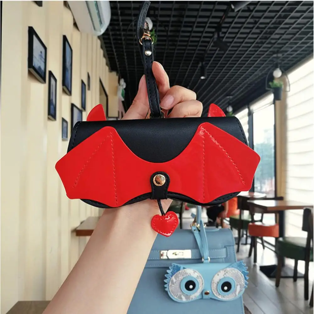 
Ins new fashion portable glasses case sunglasses protective cover sunglasses clips multi-function bag pendant 