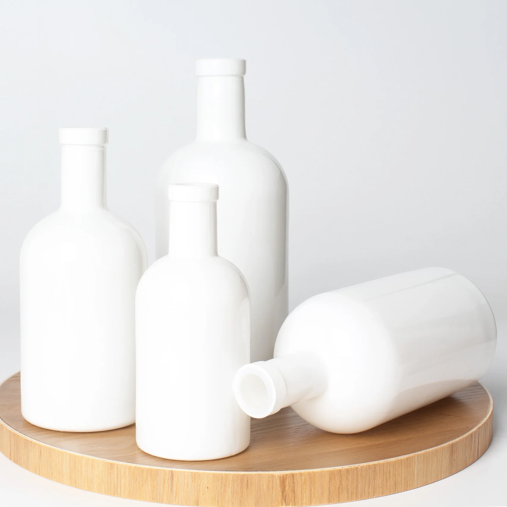 Xuzhou 250ml 375ml 500ml 700ml 1000ml Whiskey Vodka Spirit Glass Bottle for Liquor with Cork